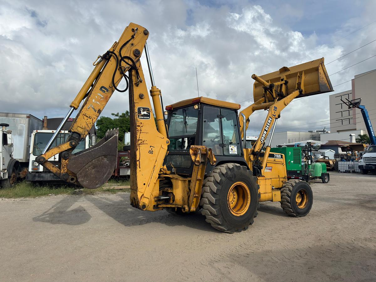 Used 2000 JOHN DEERE 710D