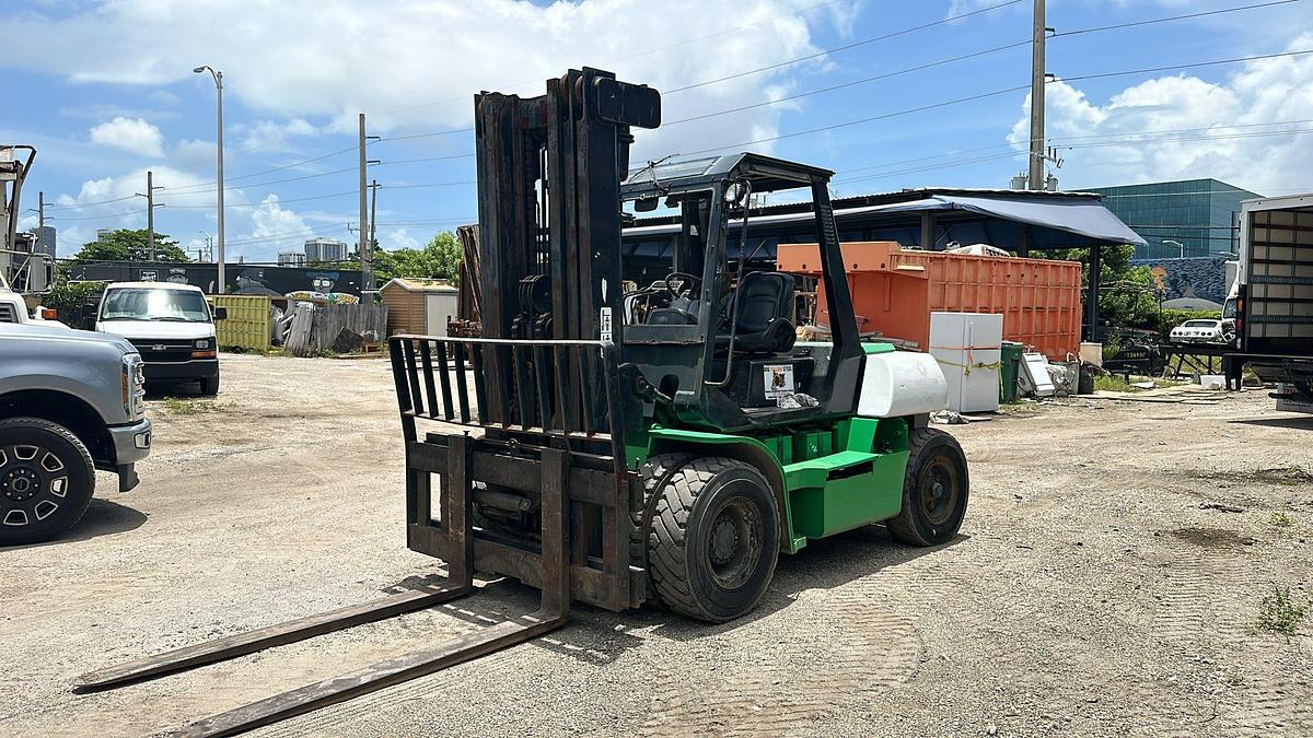 Used 2010 TOYOTA 5FD70 FORKLIFT 