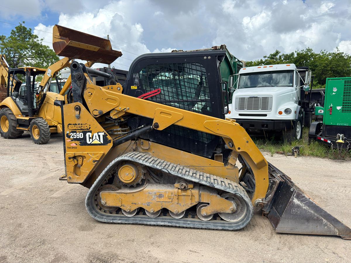 Used 2017 CATERPILLAR 259D TRACK STEER