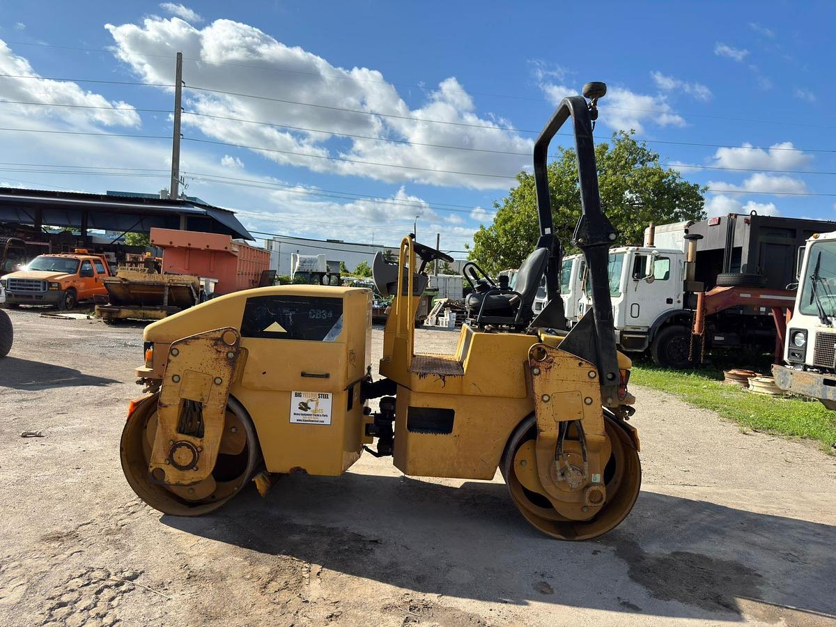 Used 2010 CATERPILLAR CB34