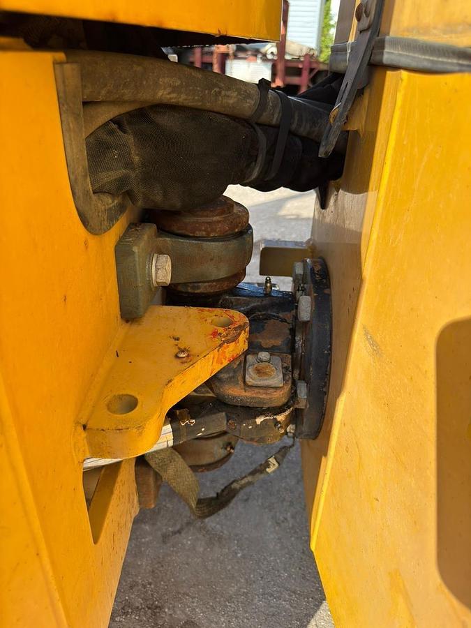 Used 2010 CATERPILLAR CB34