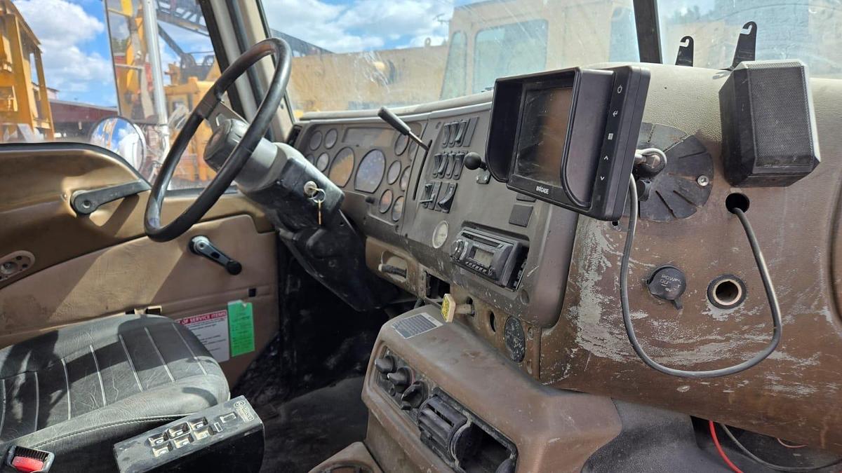 Used 2003 MACK CV713 REAR MIXER