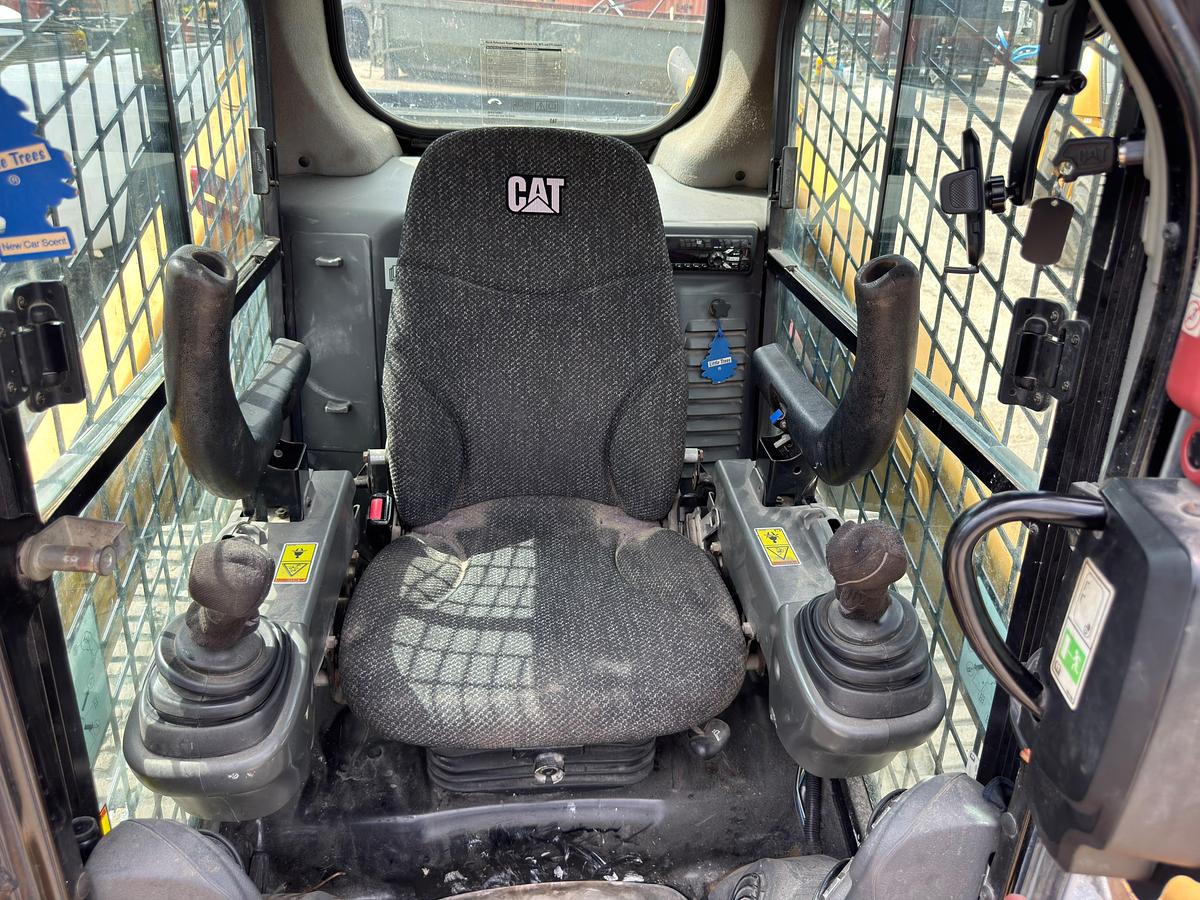 Used 2017 CATERPILLAR 259D TRACK STEER