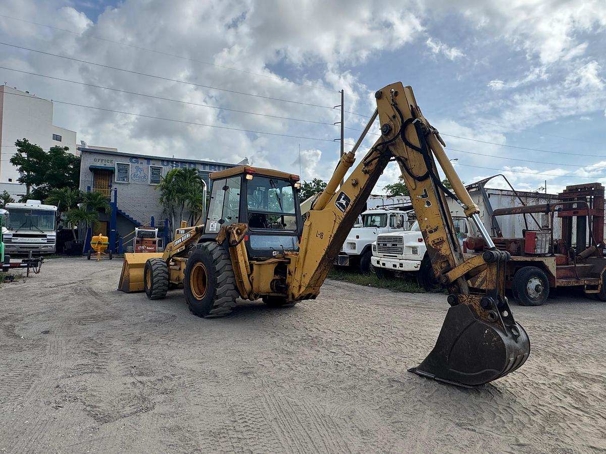 Used 2000 JOHN DEERE 710D