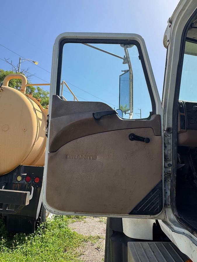 Used 2004 MACK CV713 GRANITE DUMP TRUCKS