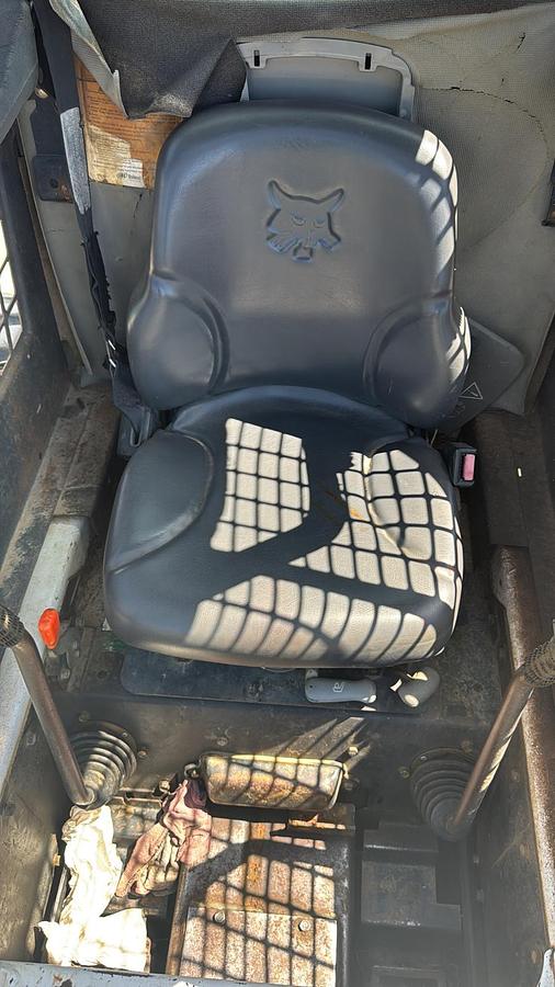 Used 2001 BOBCAT 883 SKIDSTEER LOADER