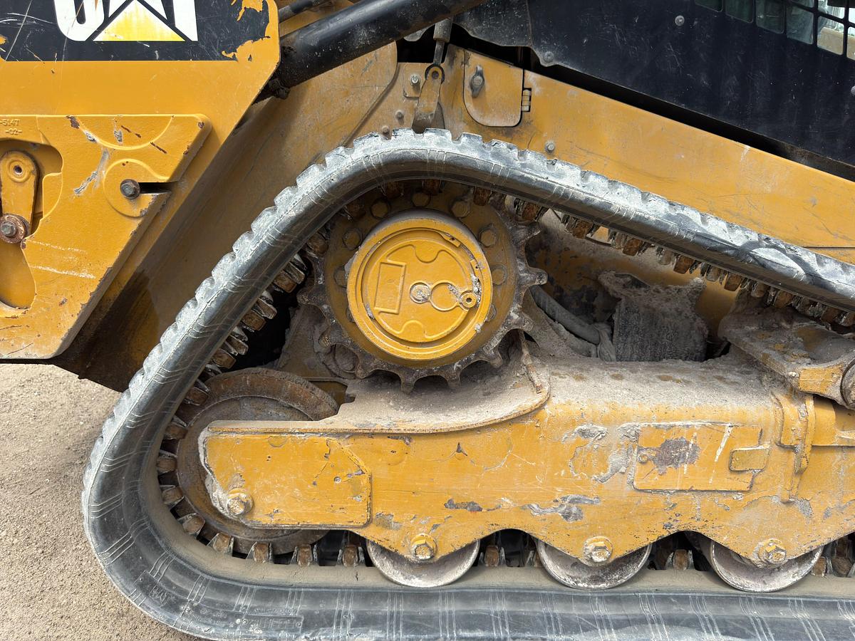 Used 2017 CATERPILLAR 259D TRACK STEER
