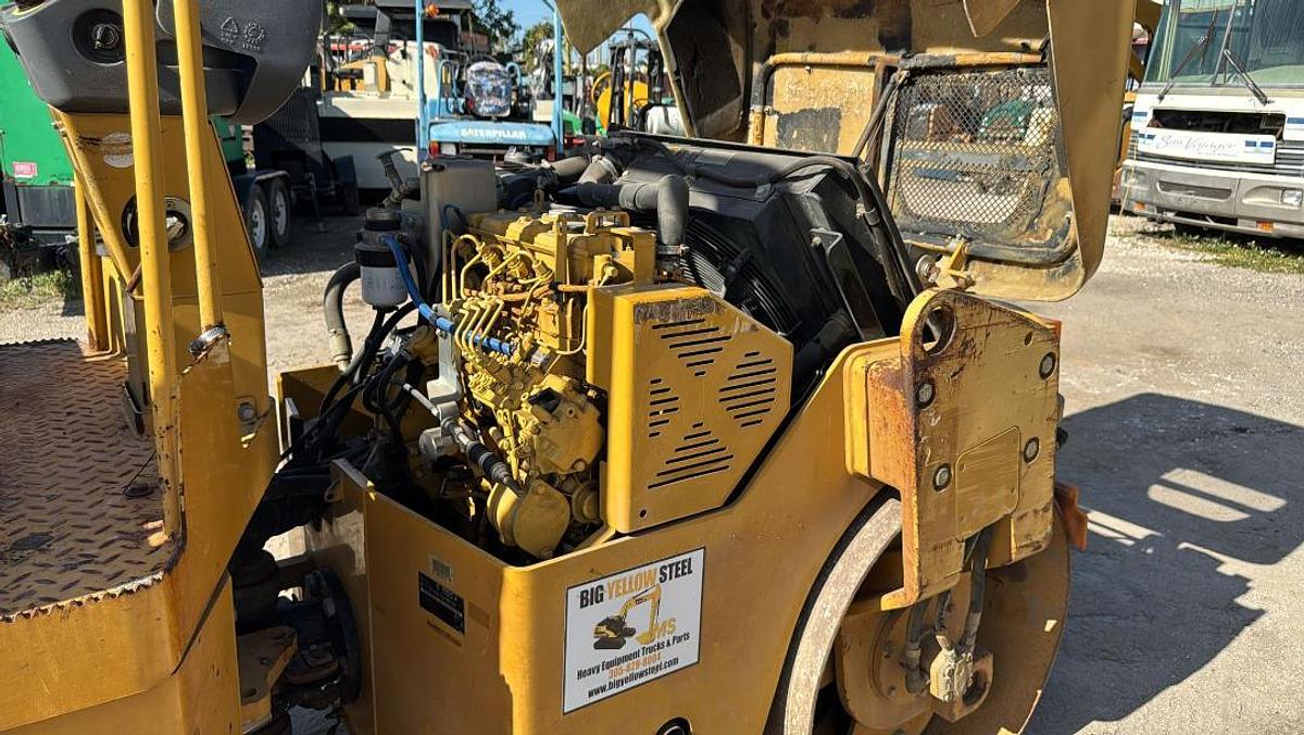 Used 2010 CATERPILLAR CB34 