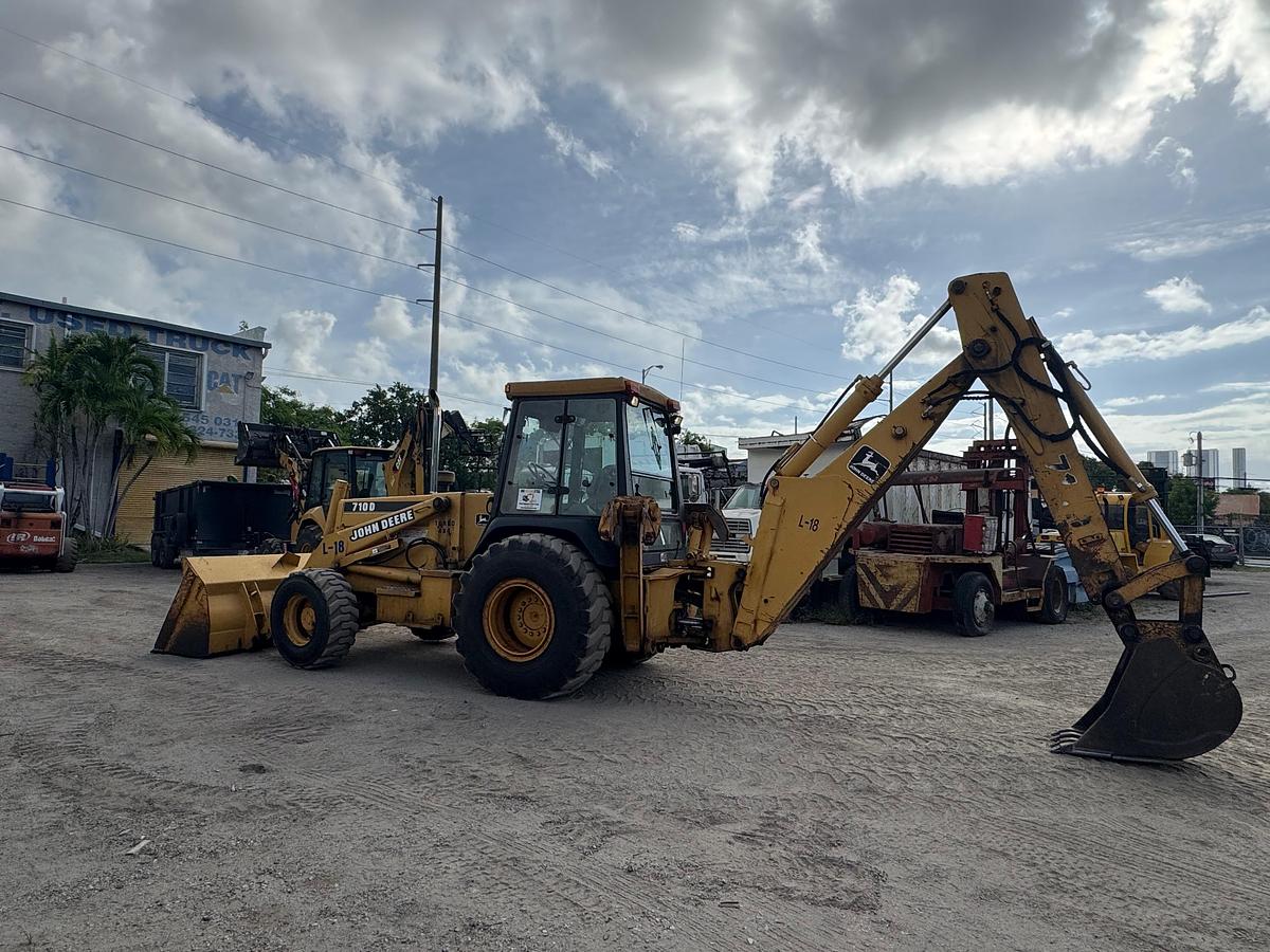 Used 2000 JOHN DEERE 710D