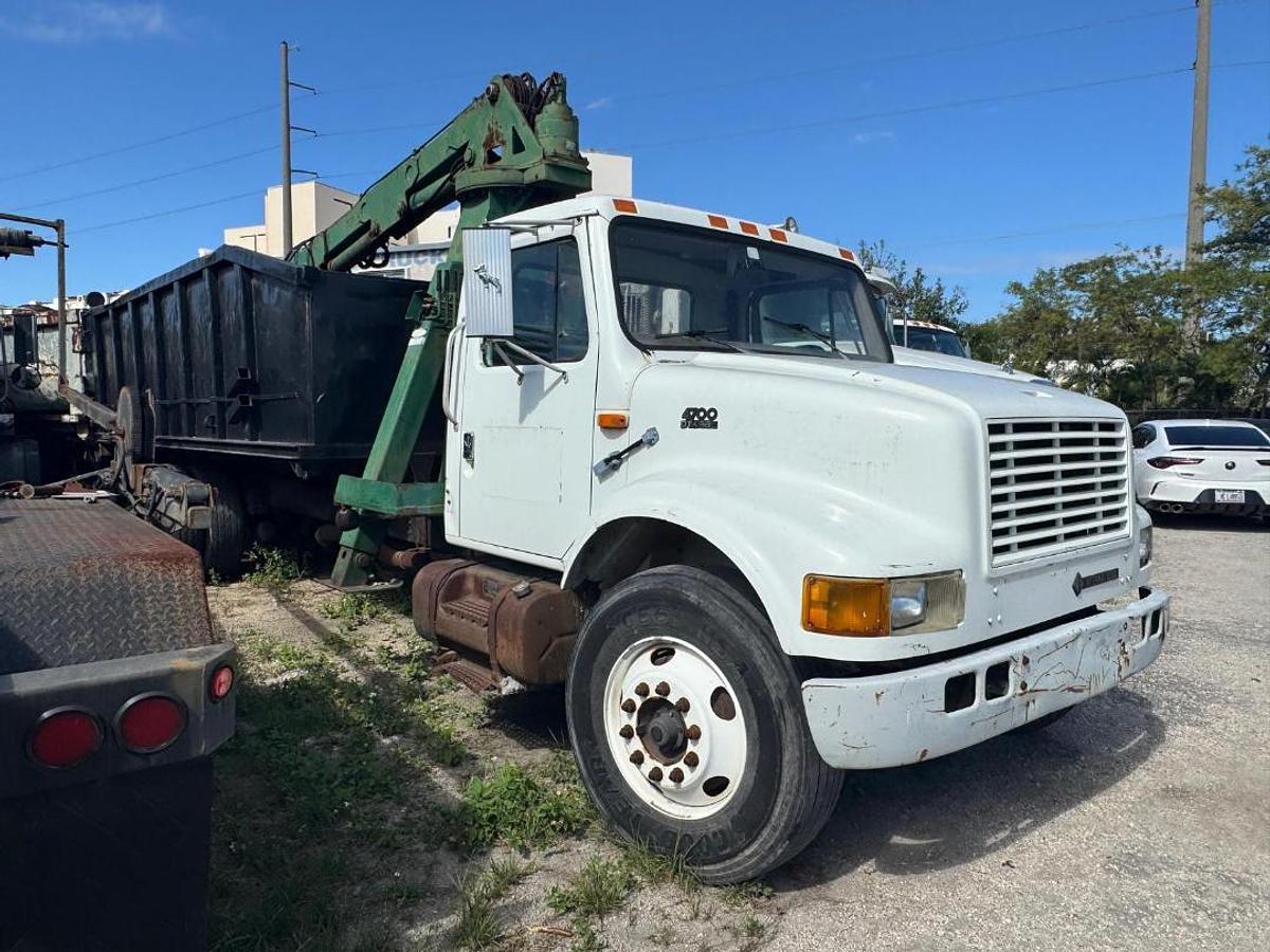 Used 2000 INTERNATIONAL 4700 GRAPPLE 