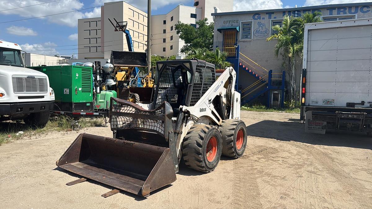 Used 2001 BOBCAT 883 SKIDSTEER LOADER