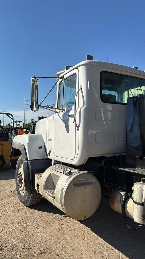 Used 1998 MACK RD688S