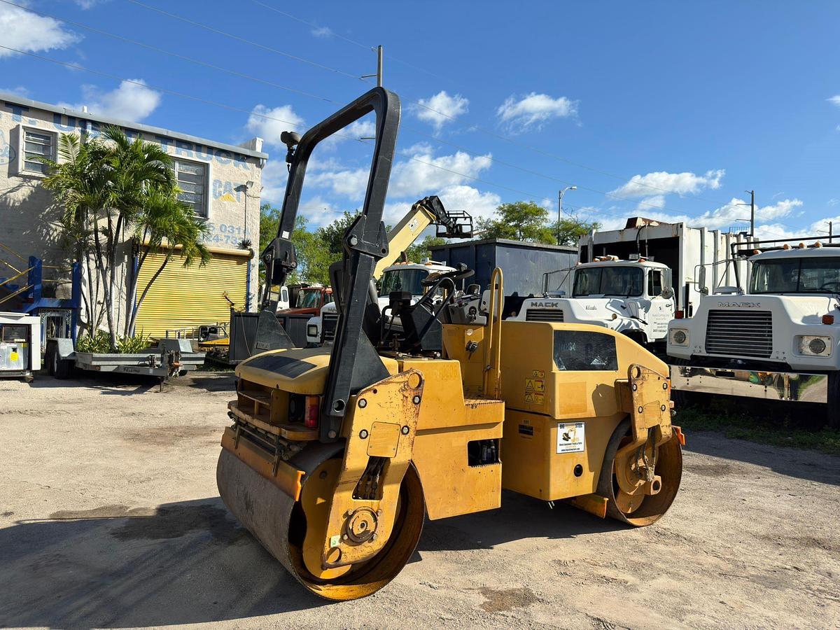 Used 2010 CATERPILLAR CB34