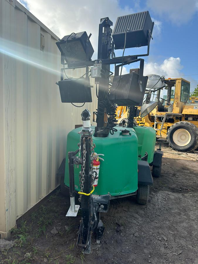 Used 2017 GENIE RL4 LIGHTING TOWER