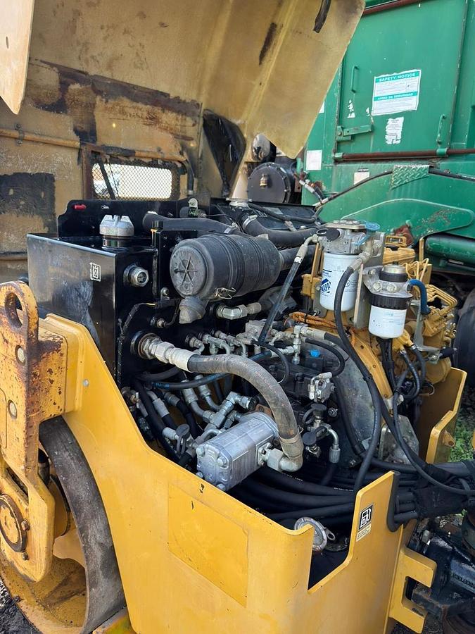 Used 2010 CATERPILLAR CB34