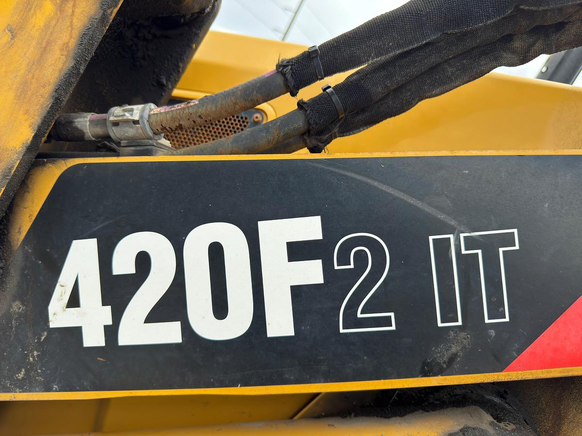 Used 2016 CATERPILLAR 420F-IT