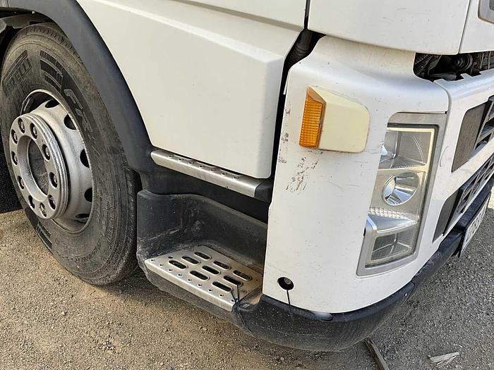 Used 2018 VOLVO FM9 truck for sale