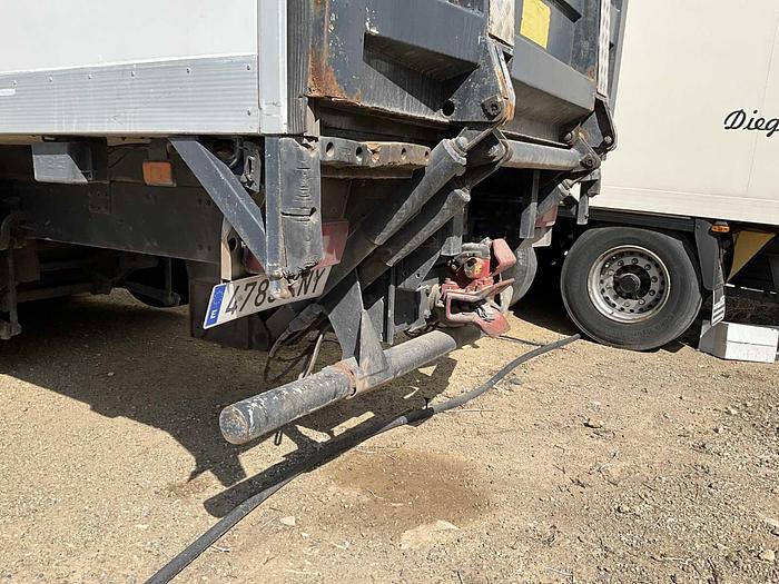 Used 2018 VOLVO FM9 truck for sale