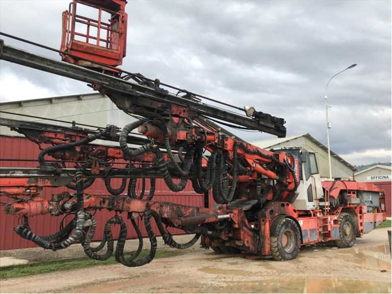Used 2010 SANDVIK DT1130-SC tunnel jumbo drill rig