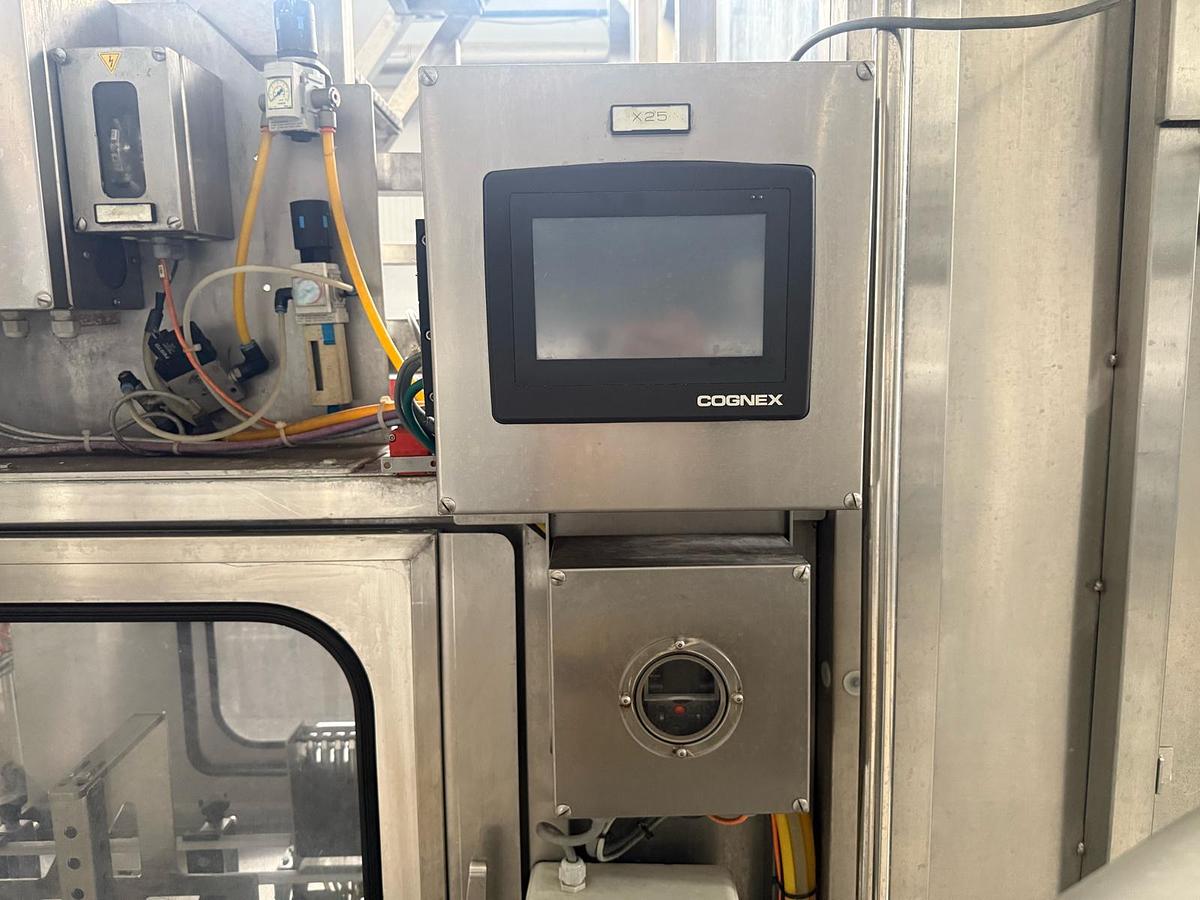 Used 2010 ACMA WMM30/10-120 filling machine 