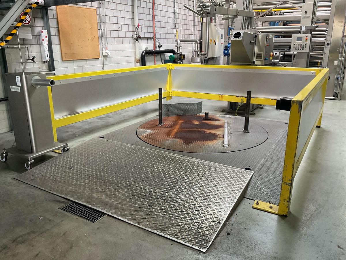 Used 2013 Bianca J-Box fabric rope/string opener/cutting machine