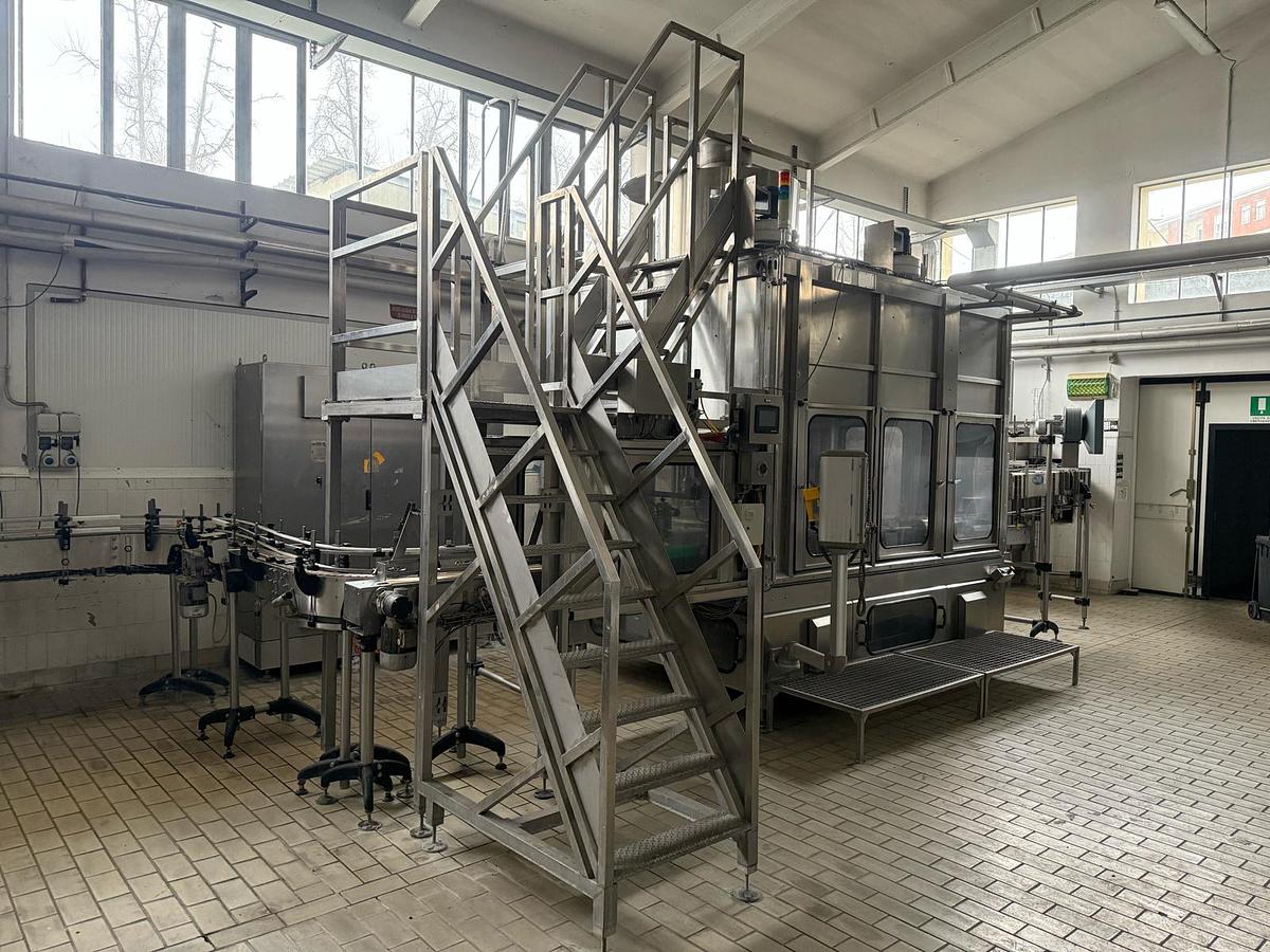 Used 2010 ACMA WMM30/10-120 filling machine 