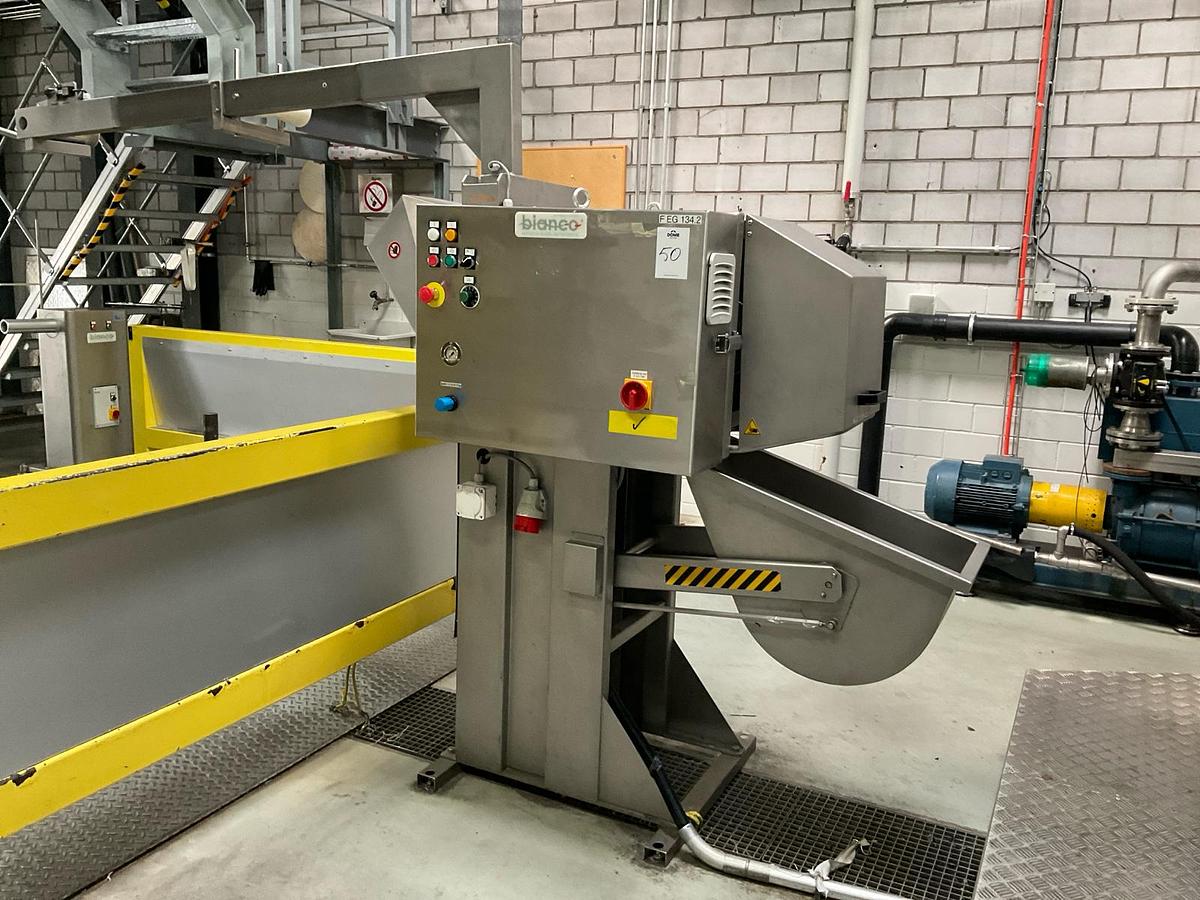 Used 2013 Bianca J-Box fabric rope/string opener/cutting machine