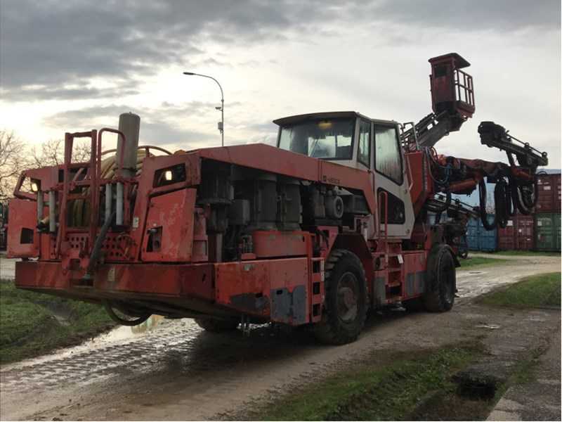 Used 2010 SANDVIK DT1130-SC tunnel jumbo drill rig