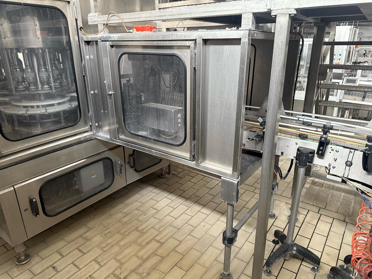 Used 2010 ACMA WMM30/10-120 filling machine 