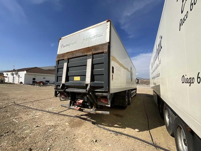 Used 2018 VOLVO FM9 truck for sale