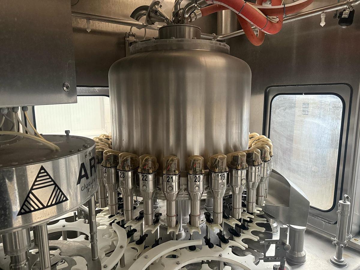 Used 2010 ACMA WMM30/10-120 filling machine 