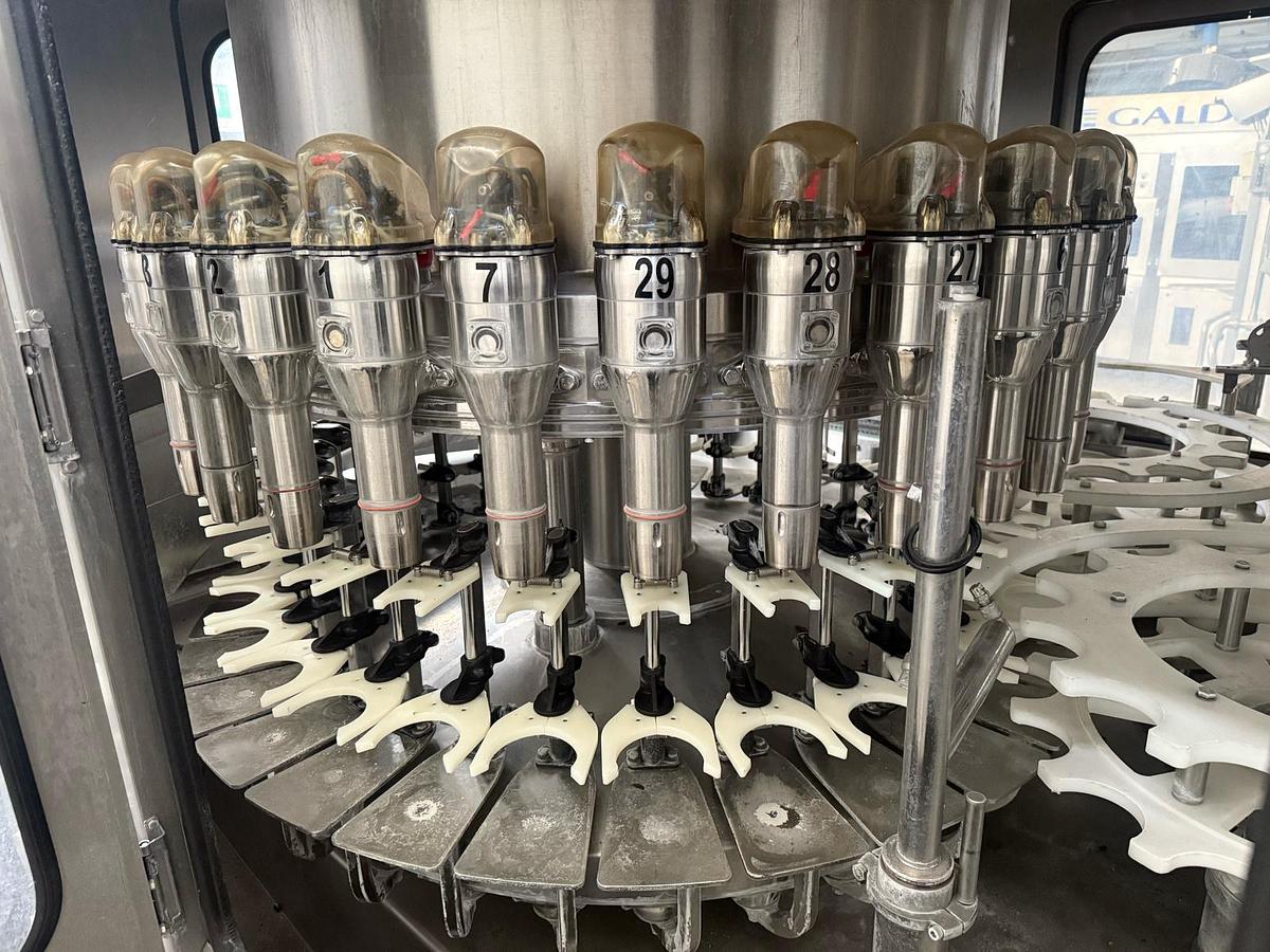 Used 2010 ACMA WMM30/10-120 filling machine 