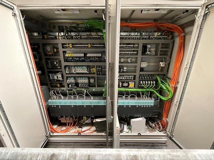 Used 2009 HELLER MCT 10 CNC Machining Center