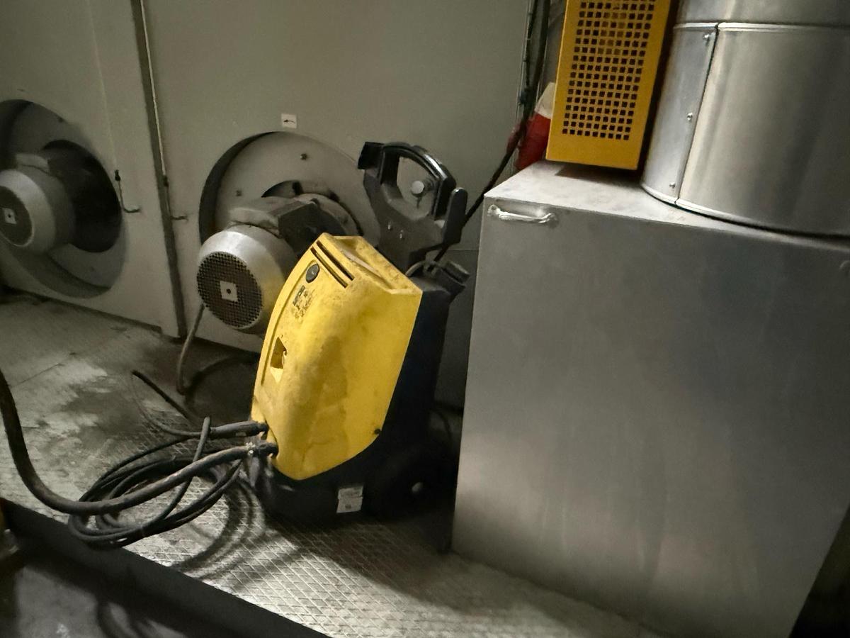 Used 2004 Monforts MONTEX 6000-10F TWIN-AIR stenter line