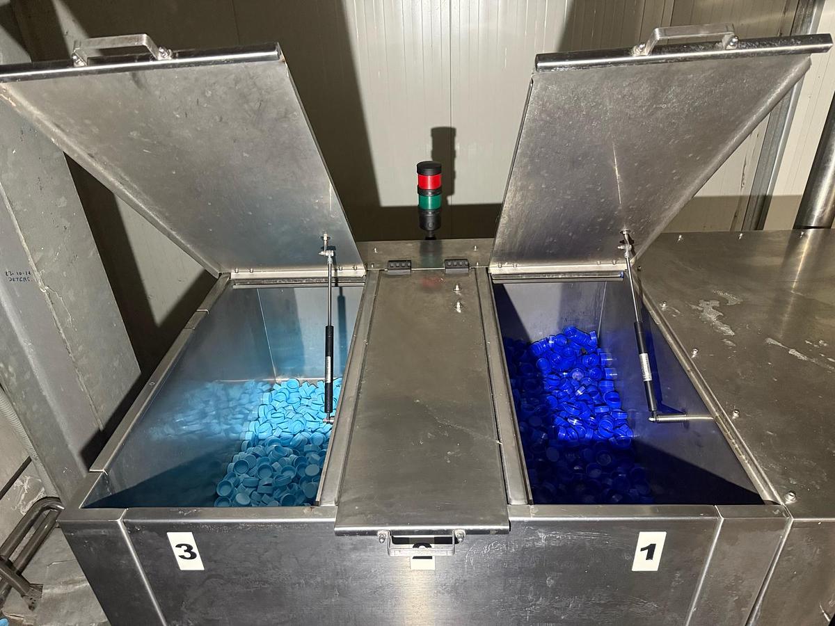 Used 2010 ACMA WMM30/10-120 filling machine 