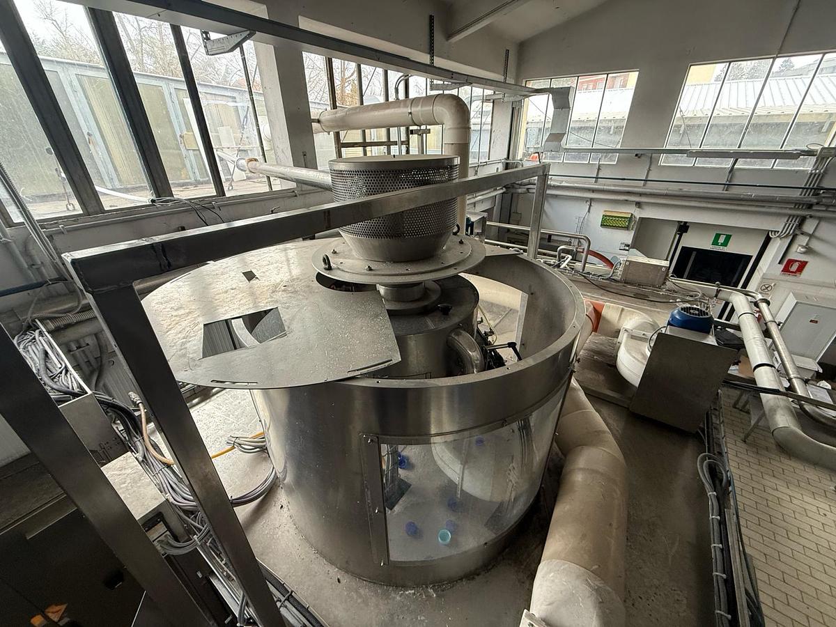 Used 2010 ACMA WMM30/10-120 filling machine 