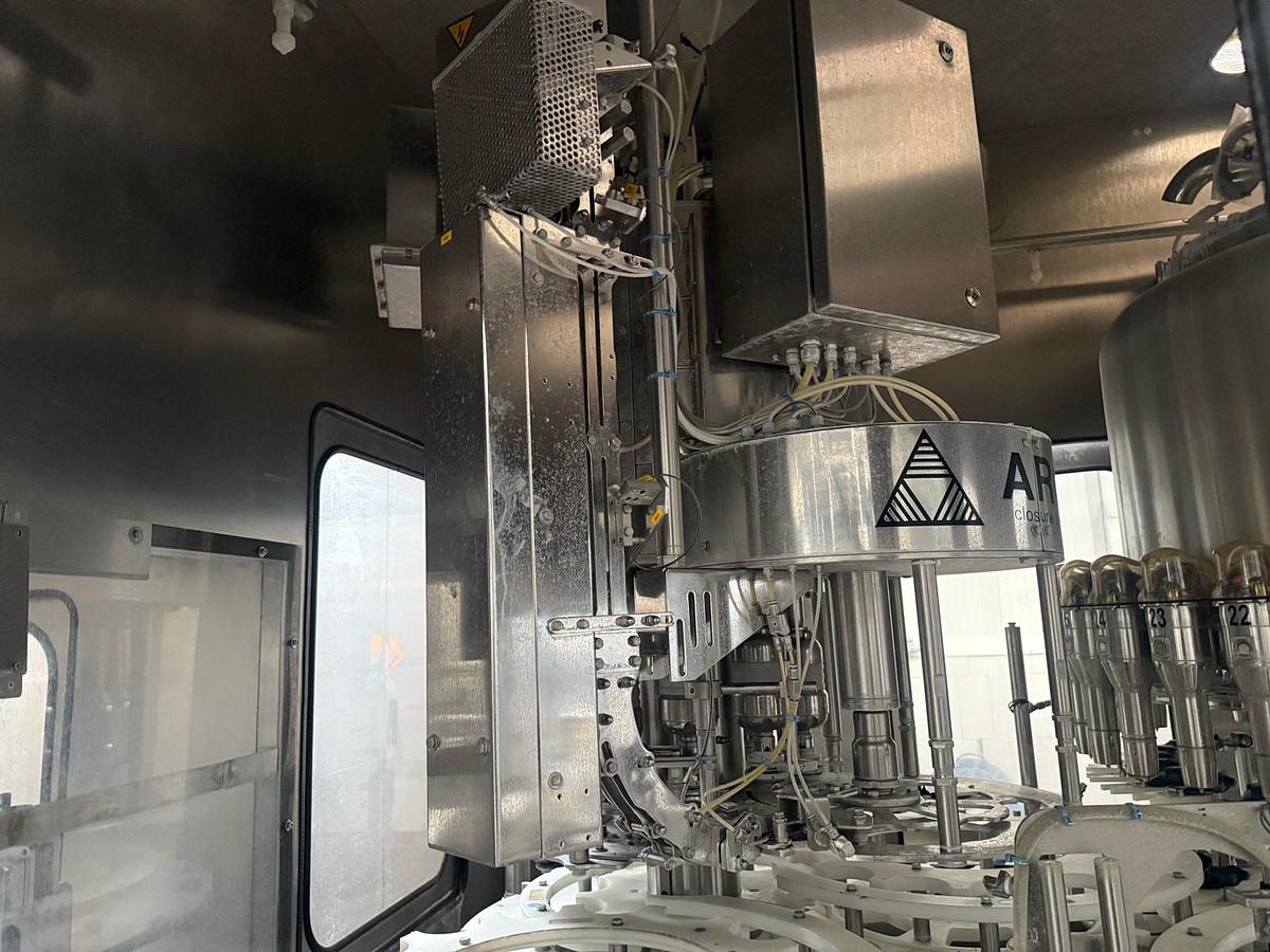 Used 2010 ACMA WMM30/10-120 filling machine 