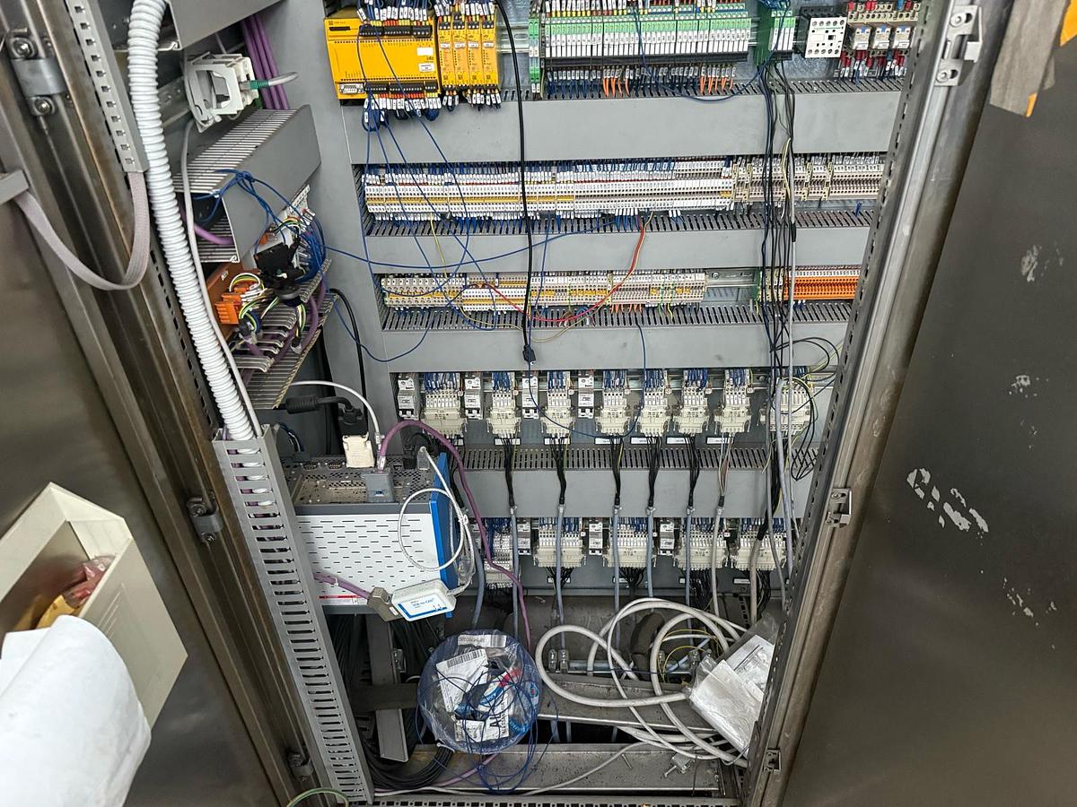 Used 2010 ACMA WMM30/10-120 filling machine 