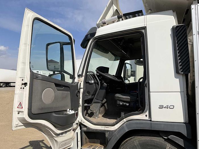 Used 2018 VOLVO FM9 truck for sale