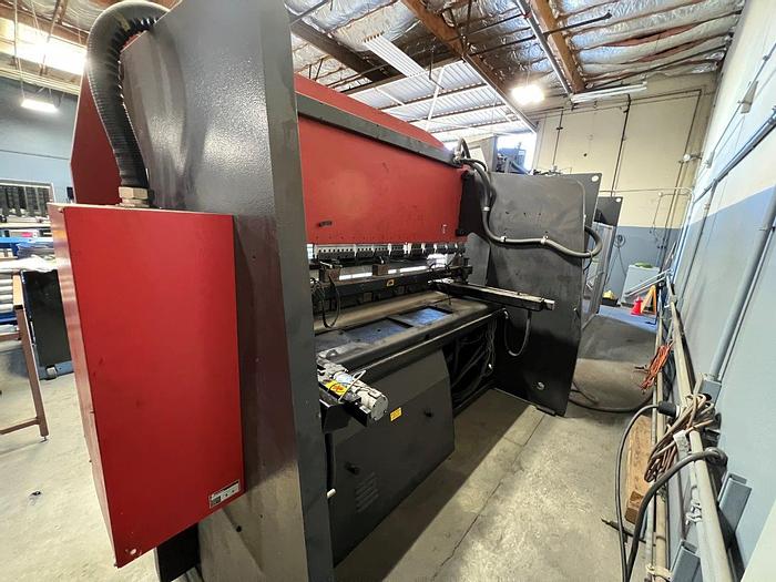 Used 1992 110 Ton Amada RG-100 CNC Press Brake