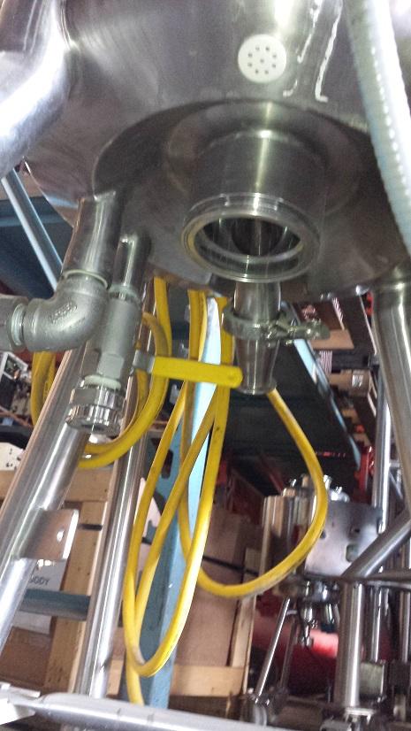 Used 7 GALLON VACUUM PROCESSOR TANK (25 LITERS) ITT. IND. SERIAL 2302433-2