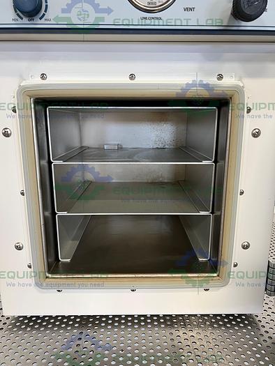 Used VWR  414004-584 Vacuum Oven 25-200ºC, 120V w/ Shelves