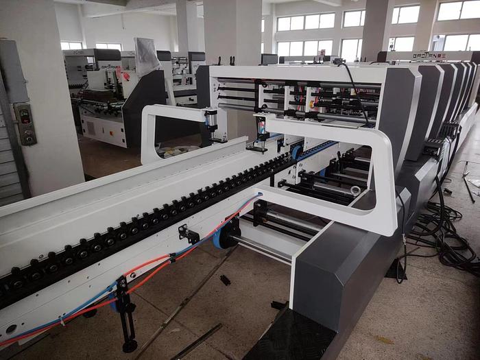 Pegadora lineal 4&6 puntos