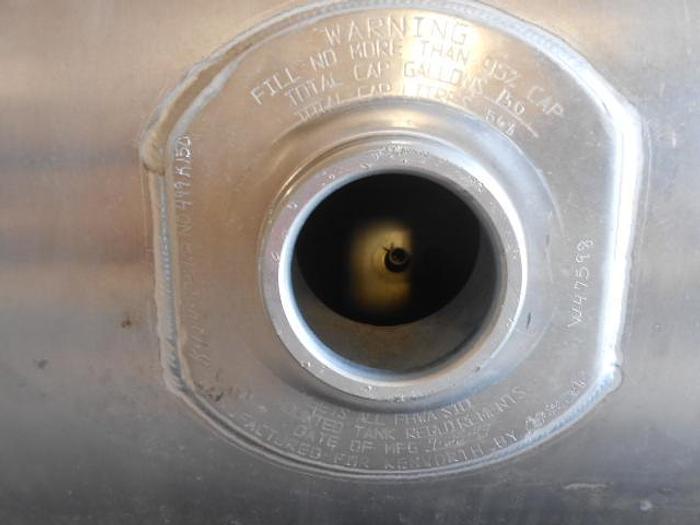 Used NEW SURPLUS KENWORTH ALUM. TANK # K4240562ND499K150