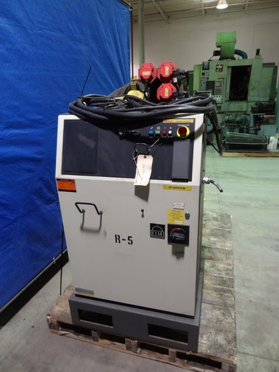 Used FANUC R2000iB/165F 6 AXIS CNC ROBOT