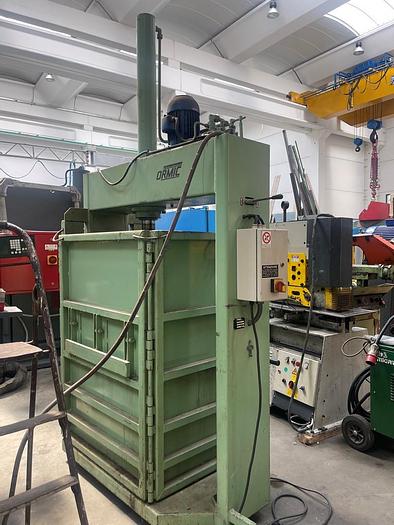 Usato PRESSA PER IMBALLAGGI ORMIC 10 TON