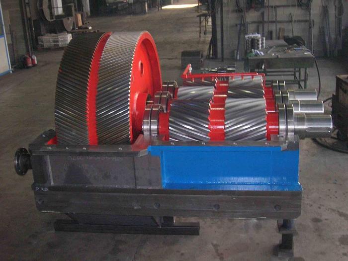 New  F&P 450 3-Hi Pinion Stand - Gearbox #4246