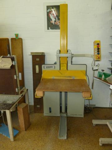 Used Knorr L 350 pallet lift 1999