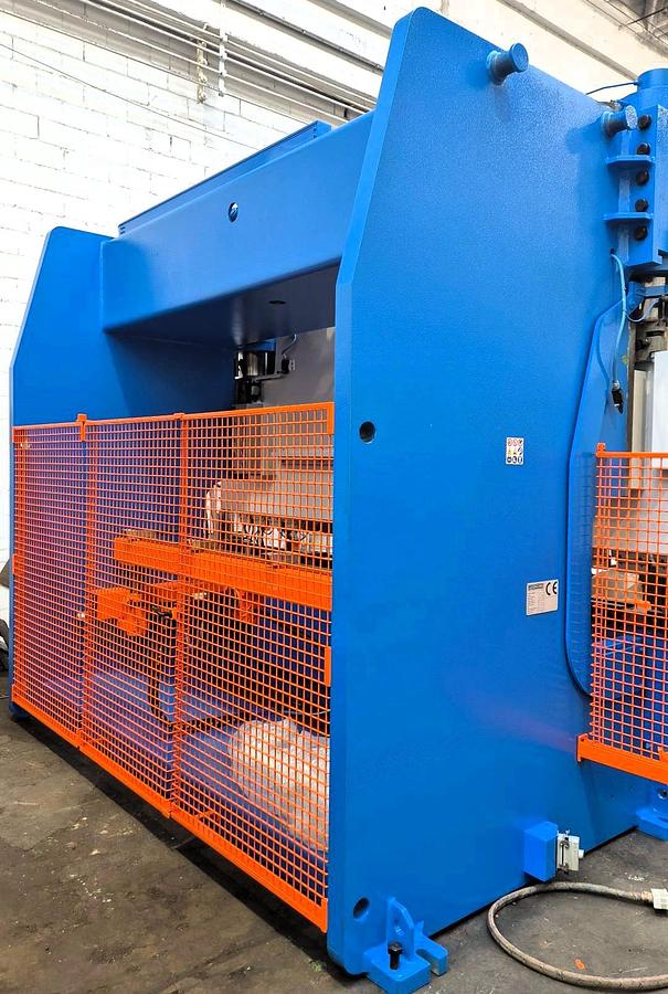 Usato Pressa Piegatrice“GASPARINI” 4000×300 tonn.