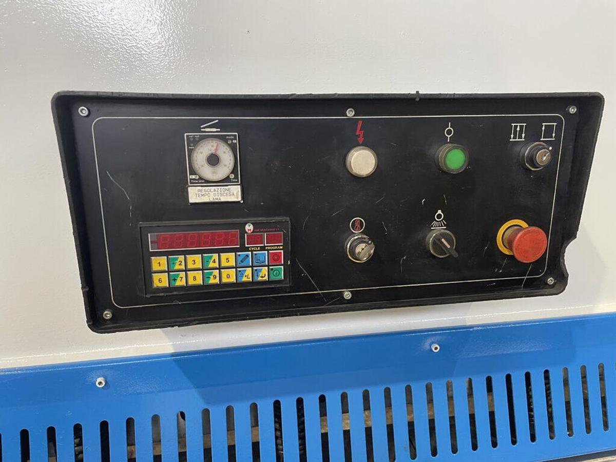 Usato Cesoia “AM MACHINERY”  3100×6 mm.